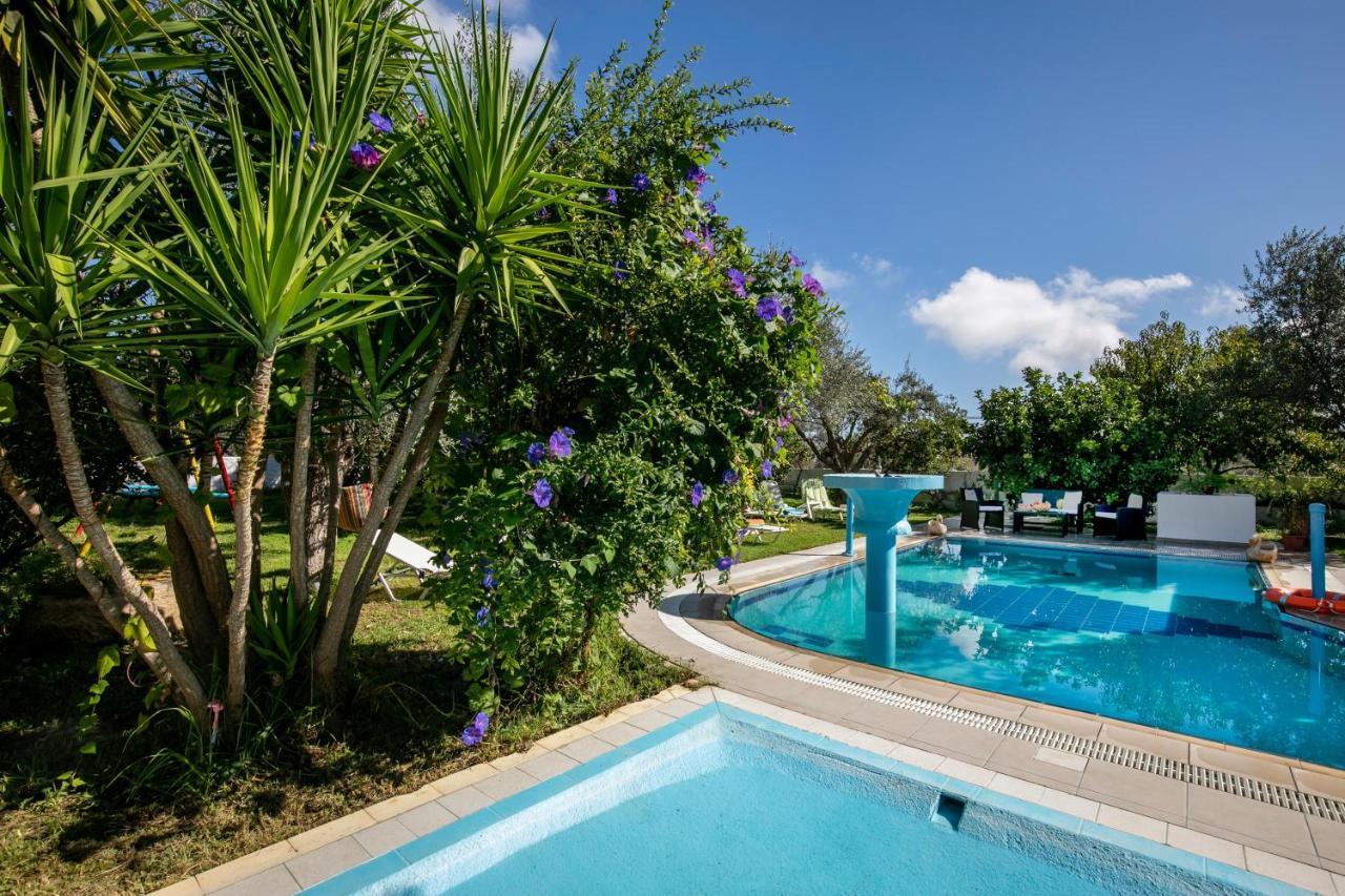 Sunset Apartments อาร์คานเยโลส ภายนอก รูปภาพ